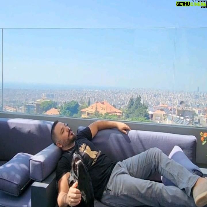 Ramy Ayash - 18.8K Likes - وبحب اللي مخليها على الله...
انشاالله نهاركن يكون سعيد وحلو
#رامي_عياش