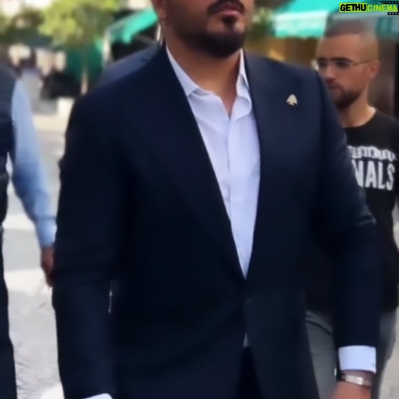 Ramy Ayash - 32.4K Likes - رامي عياش ينير سماء تطوان المغرب استثماريا وسياحيا.
استضافت تطوان في المغرب، صبيحة يوم الجمعة 30 ايلول البوب ستار رامي عياش، وتأتي هذه الزيارة في اطار برنامج نهوض مدينة تطوان ثقافيا واقتصاديا عن طريق جلب استثمارات وبالأخص في الميدان السياحي لتحقيق تنمية محلية مستدامة.
وقد قام الفنان رامي عياش بزيارة ميدانية للمدينة العتيقة، وكذا زيارة مركز التراث لجماعة تطوان، ليطلع على مؤهلات المدينة والعمل على تسويقها دوليا
وفي الختام اتفق الجانبان على التعاون مستقبلا، وعلى وجه الخصوص العمل على تبسيط المساطر الادارية للفنان رامي عياش لإنجاز مشروع اقتصادي بالمدينة لفائدة شبابها
#رامي_عياش
#المغرب
#تطوان
#ramyayach