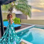Rana Raeis Instagram - Merry Christmas, love you all🎄 Dress: @samo_hagras 🤍