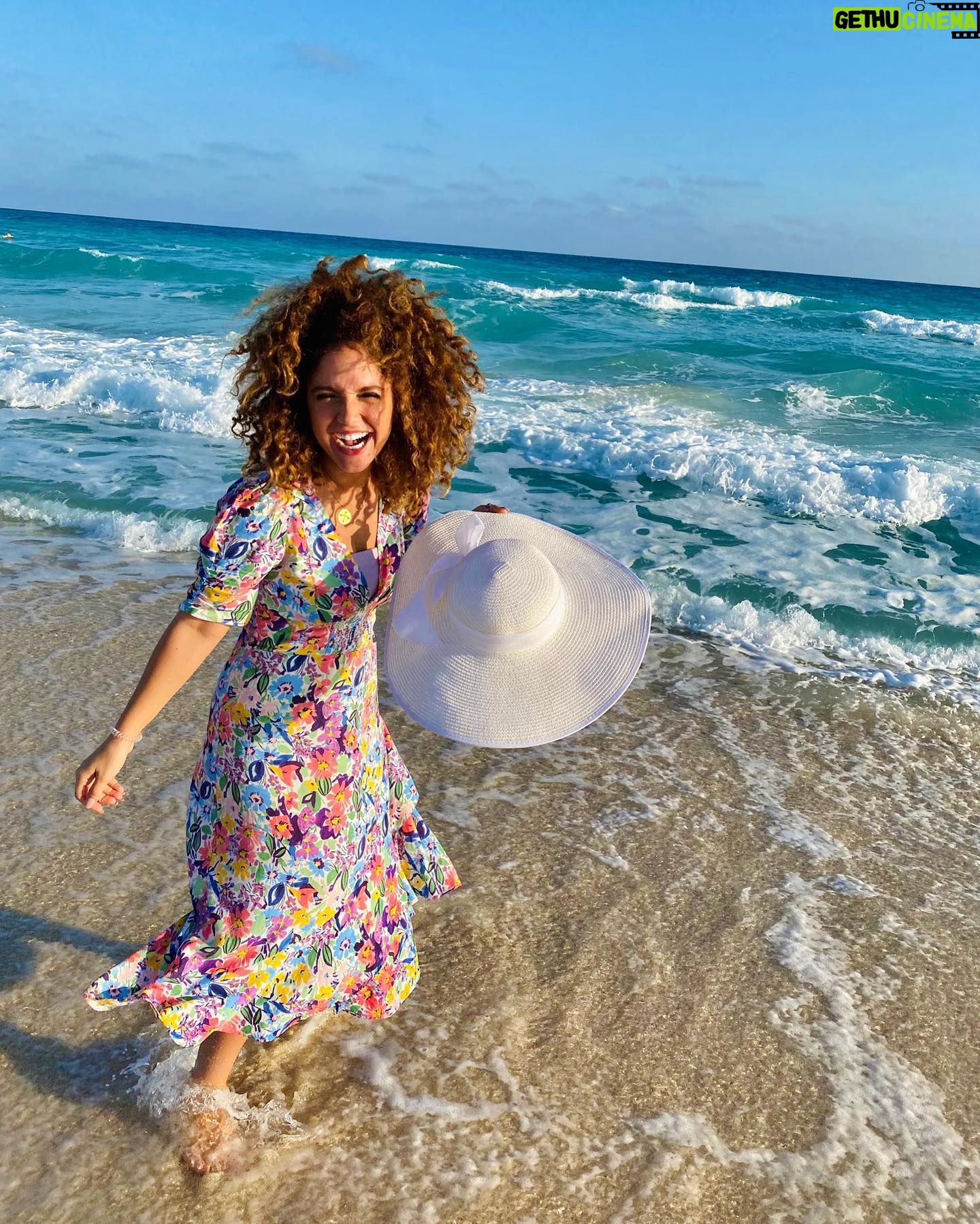 Rana Raeis Instagram - happiness is having your free spirit out🕊