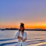 Rana Raeis Instagram - Sunset and crescent moon will remain my forever favorite part🌙