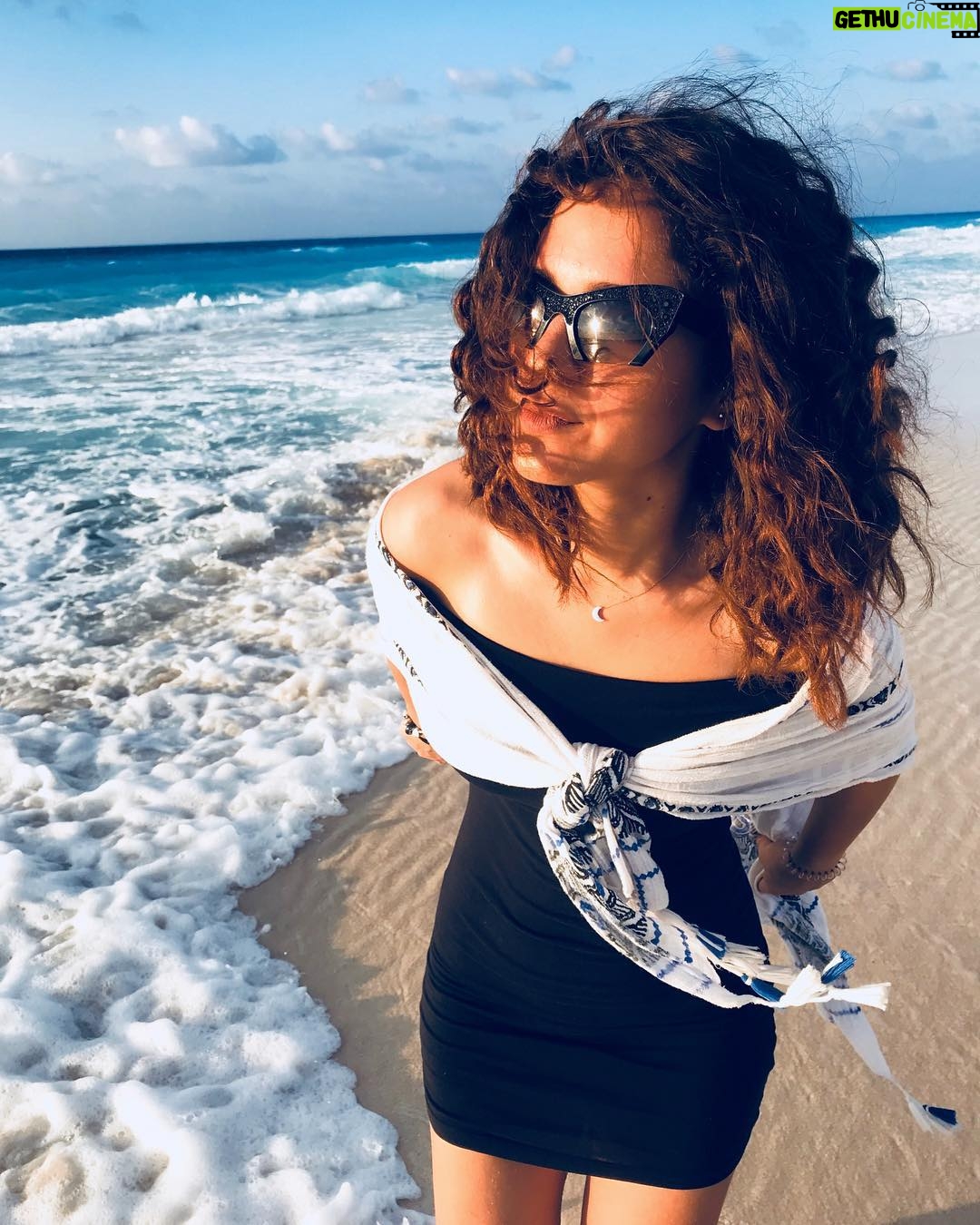 Rana Raeis Instagram - Be wild and free just like the sea🧚♀️