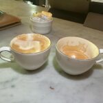 Raquel Bigorra Instagram - Hoy fui a inscribir mis canciones nuevas a INDAUTOR y nos dimos vuelo caminando en la Roma. Amo esta ciudad como una loca. Soy fan de cada rincón. Tomar un cafecito en cualquier esquina, es un regalo. Y más con mi amorcito 😍 Conste que no les compartí antes mi mañana porque se cayó todooooo. Pero mientras no caiga el ánimo, que se caiga lo que se tenga que caer 👠👠👠Les deseo bonito martes 😍