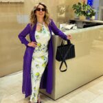Raquel Bigorra Instagram – Una tardecita para mi en @maxmaramx #Altavista. Además de que cada pieza es un sueño, y las chicas son divinas, el aire acondicionadoooooooo me hizo la tarde. No me quería ir. La copita, el detalle, el aroma, sentir las texturas de las telas en mi piel. El “ fitting “ que hacen las chicas ¡ Que lindo todo ! ¿ Que es lo que más disfrutan ustedes cuando se dan sus escapadas ? Mujereeeeeees… ¿ A poco no aman ir de compras ? Aunque sea no más a mirar 🙈 Jejejeje Les mando un besito. Mi outfit fav fue el del pañuelo. ¿ El tuyo ?