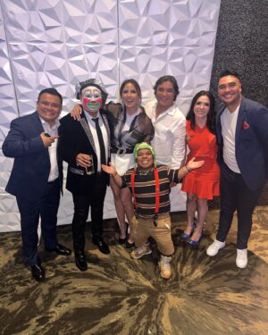 Raquel Bigorra Instagram - Óyeme 👠 Pero que buena “ party “  Querido @andressalazareltopo que belleza de noche. Lo más lindo poder compartir contigo y Blanquita, un festejo tan especial. Dios los bendiga siempre 🙏 Son una hermosa familia. Mucha rumba y sorpresas de 10. Que gustazo coincidir con @brincosdierasofficial y tantos amigos 🎉🎈😍 Y el chamaco feliz 😀 #monterrey