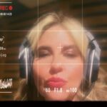 Raquel Bigorra Instagram - Seguimos disfrutando cada segundo de esta última etapa de mi nuevo álbum. Traemos 15 canciones. Aquí estamos en el estudio del maestro Aneiro Taño. Llevaba años soñando con este momento de poder trabajar con Aneiro ¡ Solo Dios sabe cuánto ! No habíamos podido agarrarlo jajjaja ( Siempre está a full ) Lleva un par de meses trabajando en los toques finales 😇 Hoy estamos grabando algunas voces que me faltaban de la canción con @franciscopanchocespedes Escuchar a Pancho en vivo, es una maravilla, en el estudio también. 😍Aquí andamos trabajando en “ Año Bisiesto “ ( curita ) muero por soltarla yaaaa…. Un cachito en las stories ¿ Va ?