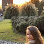 Raquel Bigorra Instagram – Sin duda mi foto favorita es la última 😍 Amando cada segundo de este fin de semana en #valquirico Llegamos a trabajar en nuevo proyecto. Es que las escapadas revolucionan la mente y Estar rodeados de amor, es la mejor forma de inspiración. Que tengan linda semana y vámonos con todo que ya es marzooooooo🌸