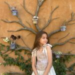 Raquel Bigorra Instagram – Sin duda mi foto favorita es la última 😍 Amando cada segundo de este fin de semana en #valquirico Llegamos a trabajar en nuevo proyecto. Es que las escapadas revolucionan la mente y Estar rodeados de amor, es la mejor forma de inspiración. Que tengan linda semana y vámonos con todo que ya es marzooooooo🌸