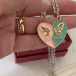 Raquel Bigorra Instagram – Que bello día para compartirlo juntas. Te amo tanto mi @rafaellagavira No hay duda de que eres tú mi regalito sagrado. La que honra a mis ancestros y mucho más. Gracias mi chiquitica por elegirme como tu mamá. ¡ Feliz días de las madres a todas ! Espero sigan festejando 👠  Hoy he estado muy muy consentida y se siente tan bonito. Gracias mi amorcito y Rafi. Vámonos a las stories a ponernos al día 🌺
