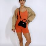 Raquel Pomplun Instagram - One purse, three different colors, three different styles 🫶🏽 #RaquelPomplun #MondayVibes #Popshoplive LINK IN BIO