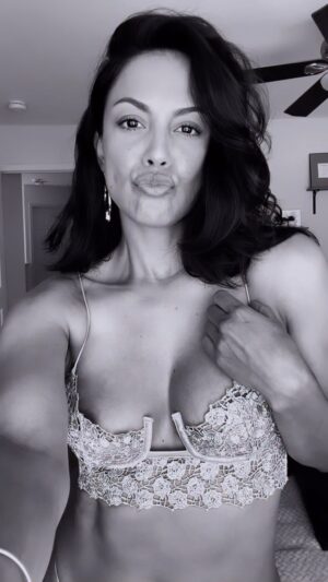 Raquel Pomplun Instagram - I see you lookin’ 👀
.
.
.
.
.
LINK IN BIO for more 😉👆🏽💋

#RaquelPomplun #Pomplunation #Brunette #Exclusive #Content #OnlyTheRealOnes #reels #instagram #PMOY