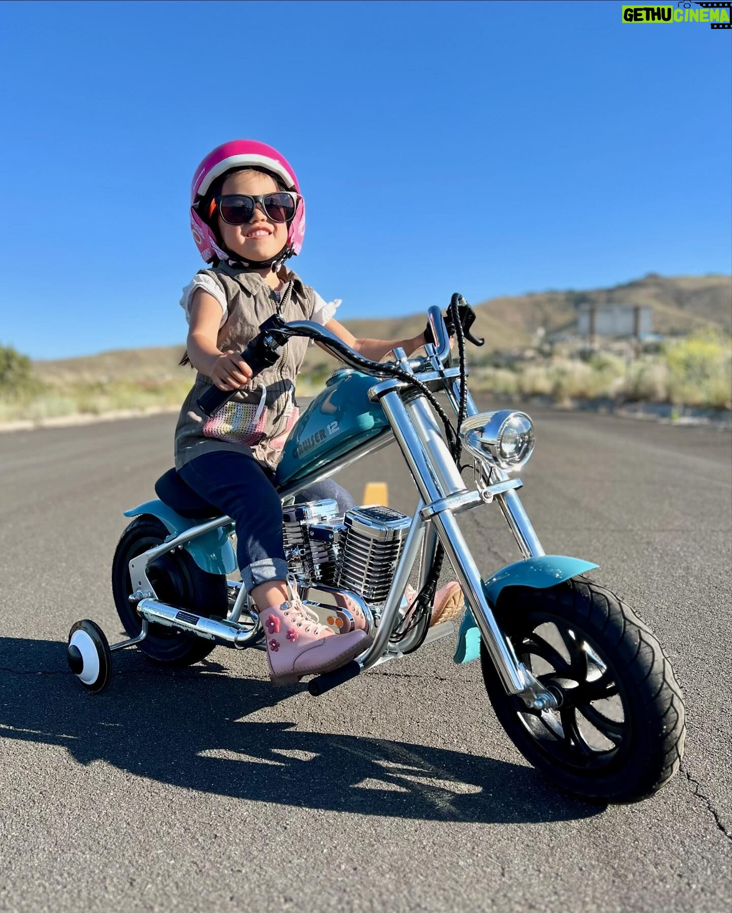 Raquel Pomplun Instagram - @hypergogoofficial π obsessed with this electric motorcycle for my little oneβs spirit of adventure β€οΈβπ₯ Link in Bio ππ½ and use discount code βRP30β #hypergogo #motorcycle #toddler #kids #daughter #pomplunation #ad #collaboration #RaquelPomplun #freespirit #rider #cruiser #chopper #βπ½