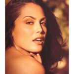 Raquel Pomplun Instagram - Creative flow with modelo: @rpomplun 🌟 Fotografía: @oscar.imagines Dirección: @diozadius #SonyA7Riv #sony70200f4