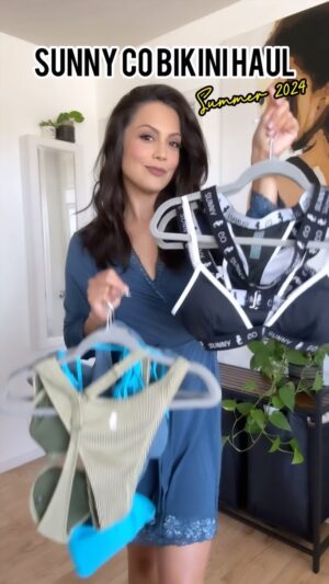 Raquel Pomplun Instagram - Is it #summer yet???? 🙏🏽☀️😍

@sunnycoclothing 💕 

#bikinis #sunnycoclothing #RaquelPomplun #summer2024 #herewego #haul #reels #viral #fashion #viralfashion #viralsummerfashion #POMPLUNATION #eclipse #Monday #brunette #bikinifashion