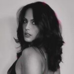 Raquel Pomplun Instagram - 🖤🩶🤍