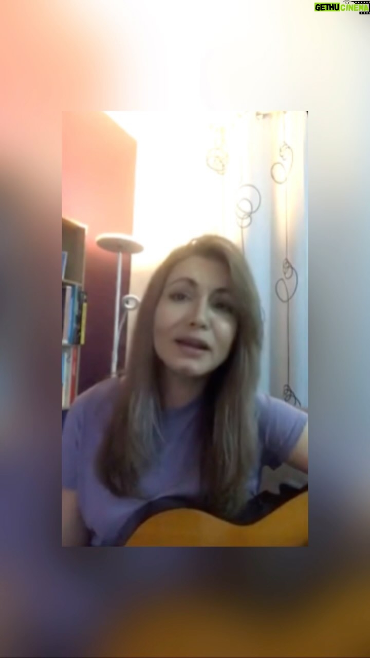 Rasha Rizk - 28.5K Likes - أصبح عندي الآن بندقية
إلى فلسطين خذوني معكم .
#فلسطين