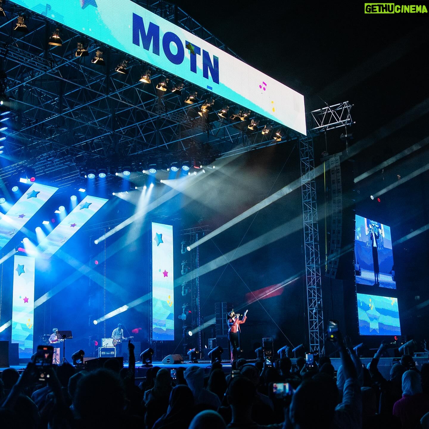 Rasha Rizk Instagram - A sneak peek of what went down at Rasha Rizk’s concert 🎤 Nostalgia, incredible vocals, and pure fun – the vibes were off the charts!✨ 8 days to go! Come enjoy the festival and don’t miss out on our upcoming concerts, get your tickets ticketmaster.ae 🎟 #MOTNFestival #inabudhabi إليكم لقطات من حفلة رشا رزق التي أعادتنا إلى أيام الطفولة وأجمل ذكريات العمر بأدائها المذهل وصوتها العذب! باقي ٨ أيام، لا تفوتوا فرصة حضور حفلاتنا والإستمتاع بالمهرجان، احصلوا على تذاكركم الآن ticketmaster.ae 🎟 #مهرجان_أم_الإمارات #في_أبوظبي