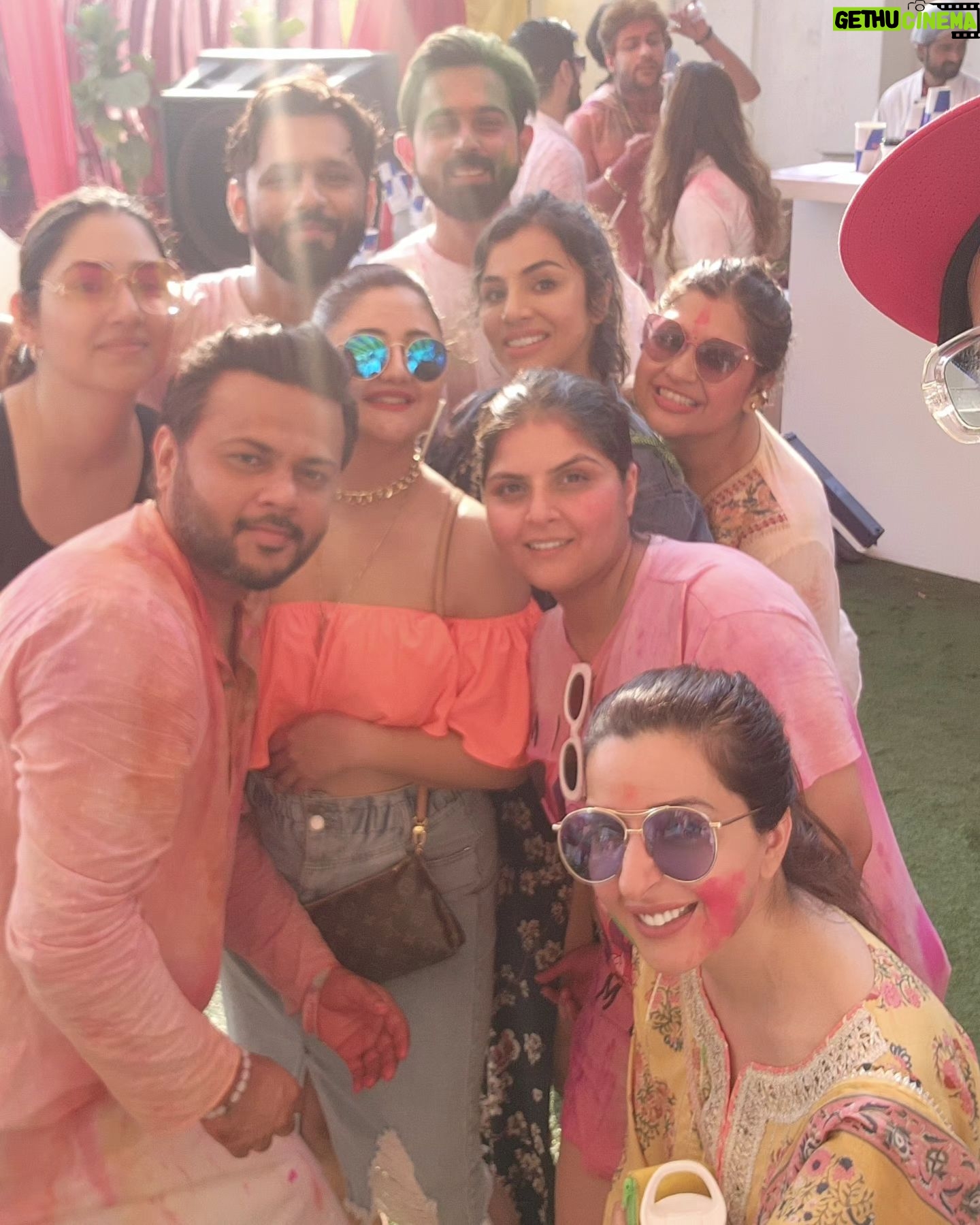 Rashami Desai Instagram - I normally don't like to put my personal moment but this was fab. I just couldn't stop my self uploading my best memories with my best ppl . . #rashamidesai #rashamians #holi2024 #love #whatelseispossible #immagical✨🧞♀️🦄