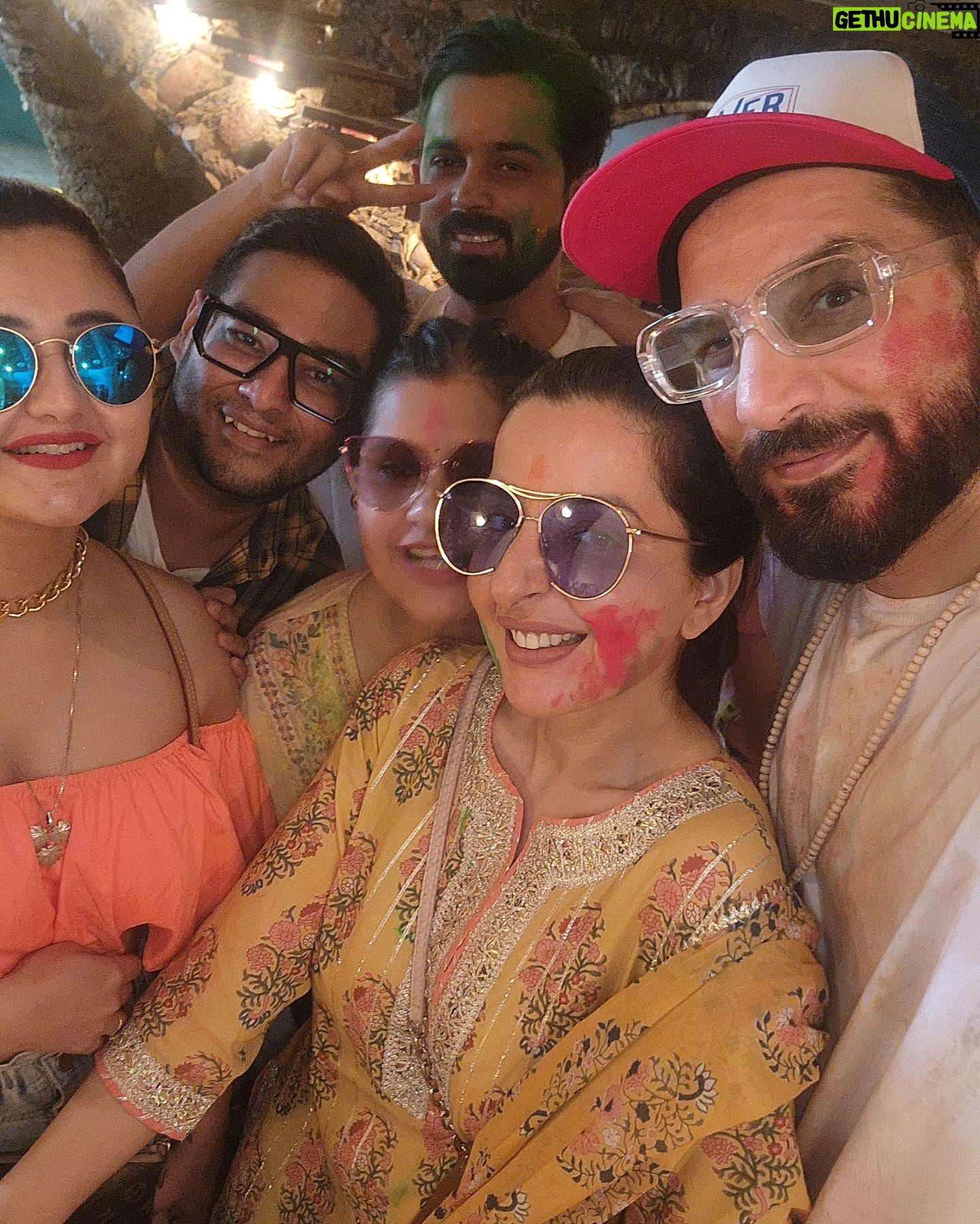 Rashami Desai Instagram - I normally don't like to put my personal moment but this was fab. I just couldn't stop my self uploading my best memories with my best ppl . . #rashamidesai #rashamians #holi2024 #love #whatelseispossible #immagical✨🧞♀️🦄