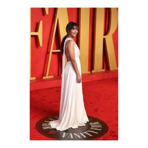 Rashida Jones Instagram - Thank you @vanityfair

Gown: @dior Haute Couture
Jewelry: @boucheron 
Styling: @bradgoreski & @nicksegodi
Makeup: @jamiemakeup 
Hair: @kyleeheathhair 
Skin: @keren_bartov & @monasterymade
Nails: @miwanails 

#VFOscars #VanityFairOscarParty