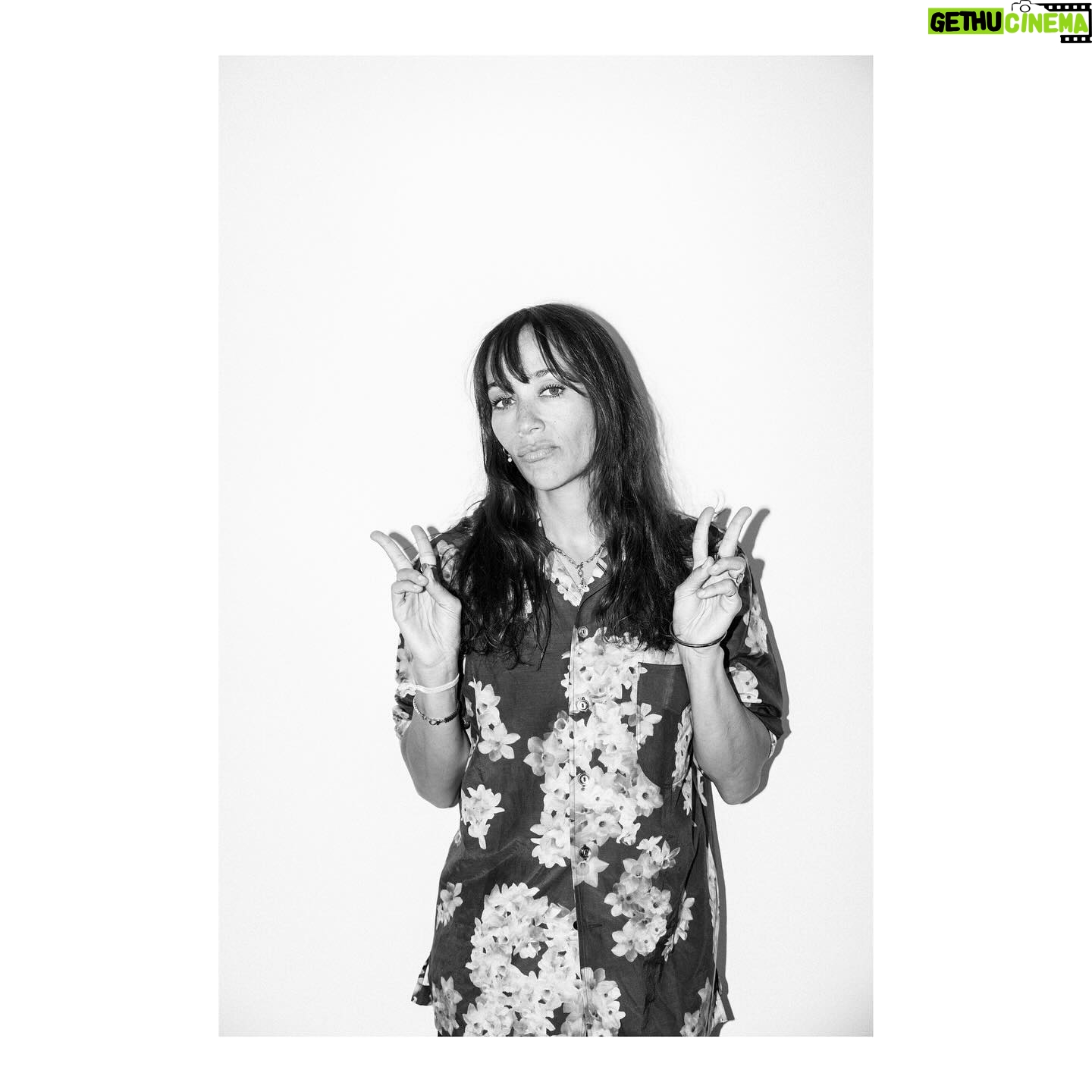 Rashida Jones Instagram - Thank you @leannefordinteriors for letting me be your @feelfree cover girl! You are the coolest and your magazine is filled with inspiration, gorgeous things and talented people.