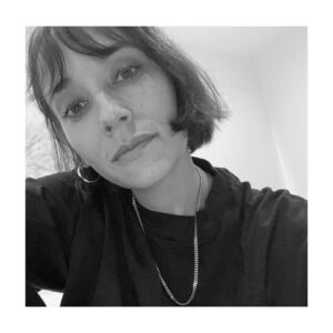 Rashida Jones Instagram - #challengeaccepted, @uzoaduba! Thank you to @ericachidi for inspiration to use this challenge to amplify that it’s been almost 200 days since #BreonnaTaylor was murdered and her killers have not been brought to justice. Or to remember #SandraBland and the countless other Black women who have been killed by police or died in police custody. If you’ve been nominated to participate in this challenge, use your platform to get their names trending again!

Click the link in my bio for more info on @aapolicyforum’s #sayhername campaign. And let’s always say their names. #womensupportingwomen #blacklivesmatter