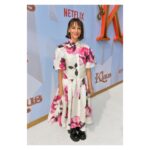Rashida Jones Instagram - I’m so excited to be a part of #klausmovie, a wonderful holiday tale about the power of kindness—something we all need to practice no matter what time of year it is! In theatres on November 8th, and streaming on @netflix November 15th.