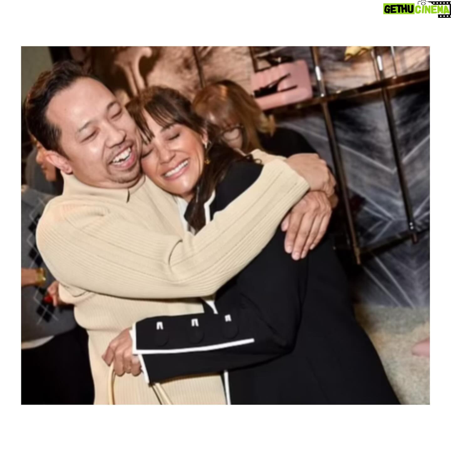Rashida Jones Instagram - So fun catching up with old friends! #ToryBurchAnimalHouse