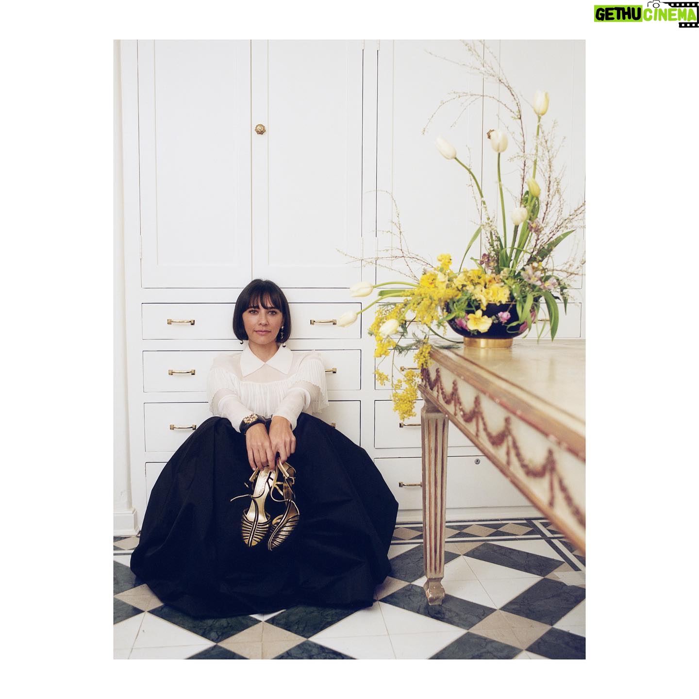 Rashida Jones - 87.8K Likes - ⭐️
W VOLUME TWO 2021, THE DIRECTORS ISSUE
Directed by Sofia Coppola. Link in Story.