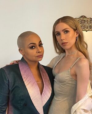 Raven-Symoné Instagram - @glaad you did that! Xx.  Suit: @grayscaleic  Shoes: @chanelofficial  Make-up: #ritualdefille & #NV.  Styled by: @jskystyle  Wife: @mirandamaday ❤️