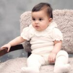 Ravshana Kurkova Instagram - Моей самой любимой девчонке, непоседе, хулиганке, болтушке, хвостику брата, амбассадору подбородков, фанатке всех собак, которых мы встречаем на прогулках, умнице, кокетке и хохотушке 25 марта исполнился годик. Самирка - ты радость наша безграничная, расти счастливой, здоровой и такой же любознательной. ♾️❤️♾️ 📸: @dguledani / 💃🏻: @asmik.vayereytor / 💇🏻‍♀️💄: @yana_koptyakova