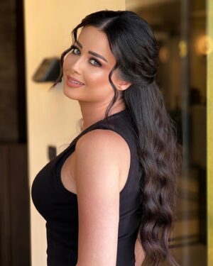 Rawaa El Saady Instagram - الفنانة الجميلة روعة السعدي ❤️
ميك اب : وسام حسينو 💄
شعر :  هاني الاطرش
مركز ايميلا للتجميل
#beautiful @rawaaalsaadii ❤️
#makeupartist @wesaamhsseno 💄
#hairstyle @hanialatrsh_hair_style 
@amarat_rezk 
@emela_beauty_center 
@lalou_lashes 
0950000072-0960000072-011 6114774 -011 6114773
.
.
.
.
.
‎#دمشق #اخر #اوستراد #المزة
 #followforlike #makeupartist #bride #eyeliner #followforfollowback #explore #explorepage✨️ 
#makeup #wesaamhsseno #wessamhsseno #explorepage #makeupforever #eyeshadow #eyeliner #blash #liekforlike #syrianbeauty #syria #دبي #بيروت #دمشق #syrian_selfie_photography#امارات_رزق #وسام_حسينو 0966618881