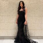 Rawaa El Saady Instagram – حفل الختام ❤️❤️ #المهرجان_العربي_للإذاعة_و_التلفزيون #تونس #سوريا 👗 @hanimuhannadcouture 💄 @hanen_coif