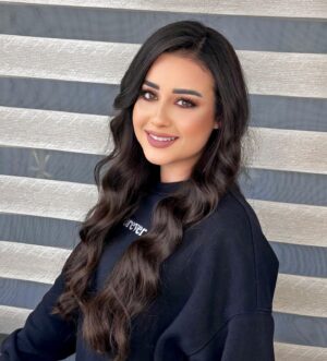 Rawaa El Saady Instagram - Happy new year 🎊 #2023 🤍🤍. 💄 @wesaamhsseno 💇‍♀️@dani.shalhoub