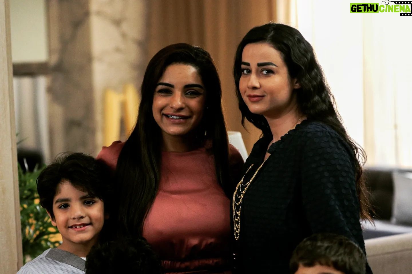 Rawaa El Saady Instagram - #من_شارع_الهرم_إلى الشراكة الحقيقة وقت يكون الكل عم يشتغل من قلبه ليقدم عمل جميل وواقعي وقريب للقلب شكراا لكل الفنانين النجمة #هدى_حسين الشغل معك كان مميز وفيه نكهة خاصة الأساتذة #خالد_البريكي #احمد_ايراج #ناصر_الدوسري وبالأخص #محمد_الرمضان و#مرام كان من الممتع الشغل معكم كنتم شركة حقيقين والفنيين يلي تعبوا معنا❤ فرحت فيكم واستمتعت بالشغل معكم شكرا استاذ #بلال_داياني #أحمد_حربة #يزن_شربتجي #طارق_رزق في كتير أشخاص خلف الكواليس ساعدوا على نجاح العمل شكراااا للكل ❤ @jamal_sanan @bilaldayani @almuthana_subh @mohd_alramadan @hudahussain @ahmad_iraj @marambloushi @khaledalburaiki @nasseraldossri @yazan_ch @eaglefilmsprod #syria #dubai #abudhabi #alkuwait #mbc1 #شاهدvip