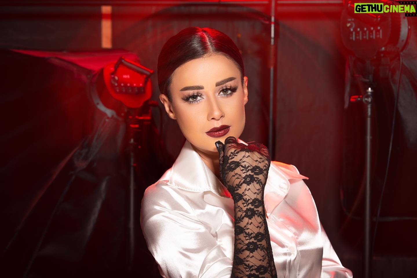 Rawaa El Saady - 19.8K Likes - merry christmas ๐โค๏ธ
@ahmad_zamlout @wesaamhsseno @hanial.atrash @danawahibeh