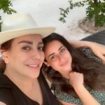 Rawaa El Saady Instagram - تاج الغالية شكرا عالجمعة الحلوة ❤❤❤❤❤ @shoukranmortajaofficial @haymaismail @qamaralkhalaf @lauraabuasaad