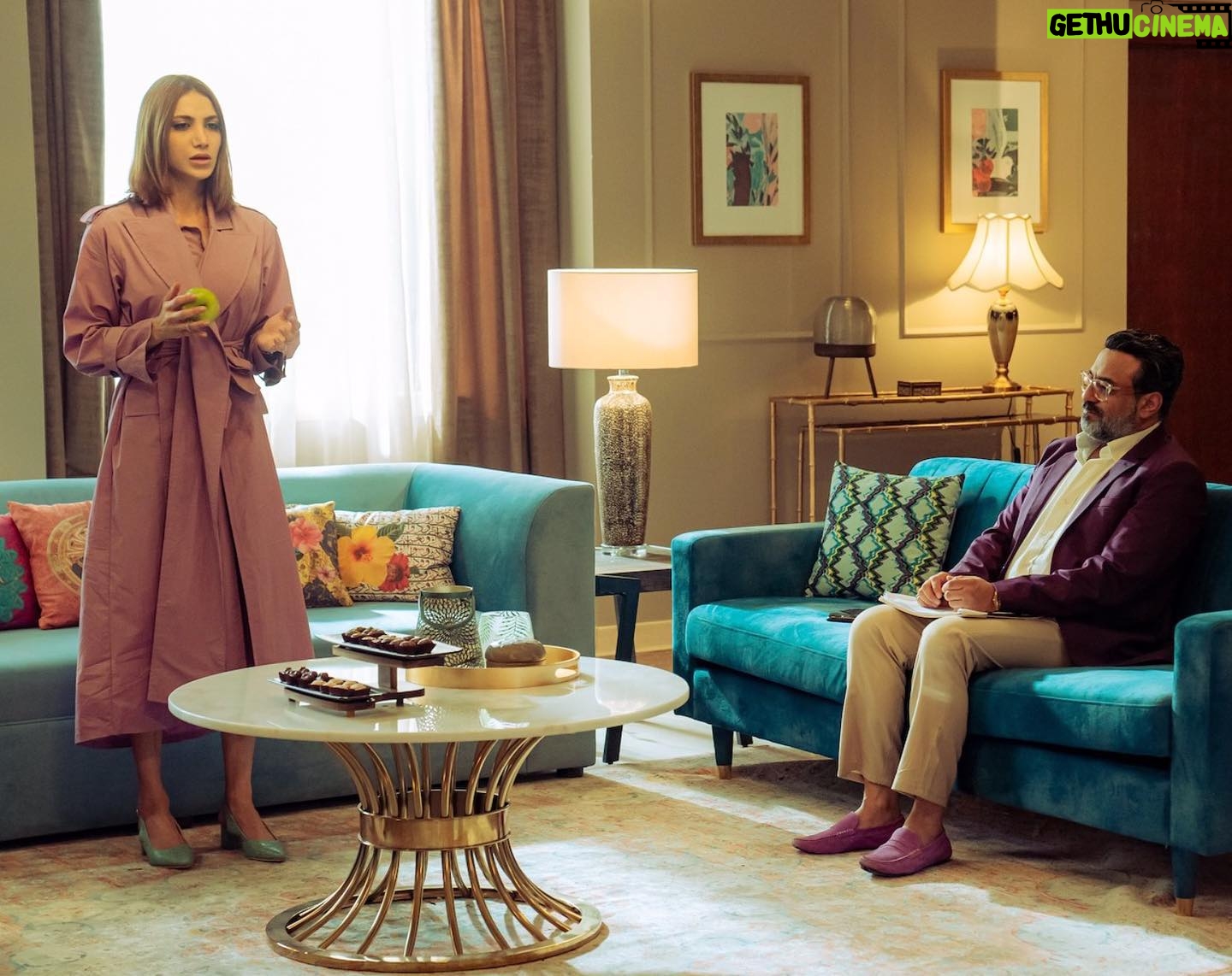 Rawan Mahdi Instagram - A new drama from the GCC is coming in hot, courtesy of @netflixmena. The streaming platform announced its first Kuwaiti series, The Cage. Starring @hussain_almahdi & @rawan_vii, the story follows a couple who are working through their differences with the help of a marriage counsellor as they try to save their 10-year marriage; tap the link in bio to read more. مسلسل كويتي جديد يصدر على نتفليكس هذا الشهر. تدور أحداث #مسلسل_القفص حول استشاري في العلاقات الزوجية يعمل على مساعدة زوجين, يؤدي دورهما حسين المهدي و روان مهدي في تفهّم وجهات نظر بعضهما بعضًا لإنقاذ زواجهما، في الوقت الذي يمر فيه الاستشاري نفسه بالعديد من التحديات في حياته الشخصية. المزيد عن هذا المسلسل عبر الرابط في البايو