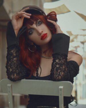 Rawan Mahdi Instagram - “I want to make art, Artie. And I want to make trouble. You in?” -Cruella

Makeup by @mohd_haddadd 
Taken by @alihaddad89