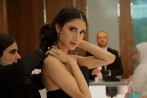 Rawan Mahdi Instagram - Pictures of a girl inside a Tiffany’s box🧚🏼‍♀️ 
Taken by @behind_the_abnus 🤩
Thank you @fauxconsultancy and @tiffanyandco for having me in this interesting diamond experience💎

Big thank you to my Glam Team 🖤
Styled by @daylalstylist 
Wardrobe @alyasra @maxmara 
Makeup by @beautyfigure_ 
Hair done by @nailstationkw