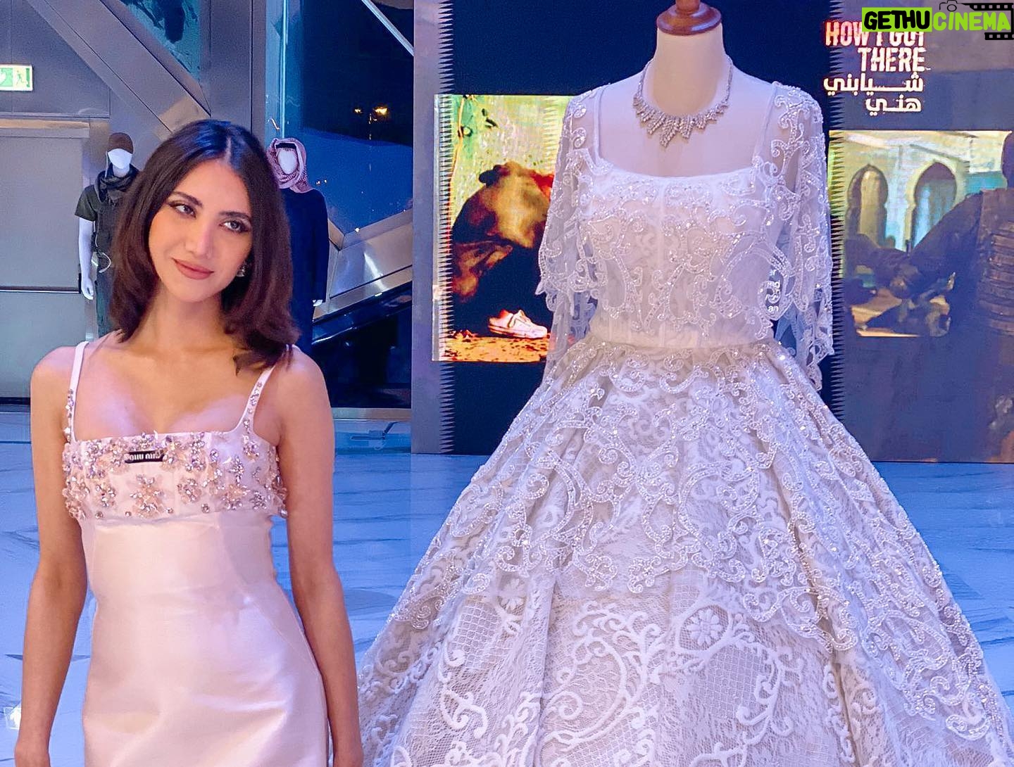 Rawan Mahdi Instagram - To new beginnings and more successes, this journey will be different. @howigotthere premier at @jacc_kw was fabulous فخورة ومحظوظة إني كنت جزء من رحلة صناعة هذا الفيلم @howigotthere بقيادة وكتابة المخرج @zee_alhusaini ، رحلة تعلمت منها الكثير.. قصة محلية بمعايير إنتاجية عالمية ورؤية سينمائية خاصة Breaking the barriers between the East and the West in a beautiful way.. I want to send my gratitude to all the team for this wonderful journey! Special thanks to my Glam Team from @nailstationkw