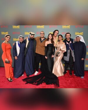 Rawan Mahdi Instagram - من سبع سنين حلمت حلم تحقق بهاليوم .. 
أرى نفسي عاجزة عن التعبير الآن لكن كل ما أستطيع قوله أنه من النادر أن تتجانس العمليات الإنتاجية مع روح الحالة الدرامية وملحقاتها فمباركةٌ لنا هذه الخطوة آملين أن تفتح لنا جيل جديد من القصص المختلفة والمنفردة والمؤثرة بمعايير إنتاجية حريصة وعالية.. 

الأشخاص الذين أود شكرهم كثيرون ويعرفون أنفسهم 
شكراً لكم فرداً فرداً على إيمانكم واهتمامكم بي ❤️

Thank you for giving us a valuable story to work on @iamnadiaahmad  @annesobel ❤️
Thank you my family in @netflixmena @themaryamfiles and @beyondreams_co ❤️
Thank you for our guests of honor for supporting our series ❤️

Big thank you to the best Glam Squad🖤
Styled by @amplifiedeyecandy.co 
Dress by @bazzaalzouman 
Make up by @_abouttoexplode 
Hair by @id_beautyrefinery
Jewelry by @zoughaibandco.kuwait