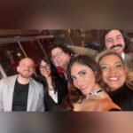 Rawan Mahdi Instagram - من سبع سنين حلمت حلم تحقق بهاليوم .. أرى نفسي عاجزة عن التعبير الآن لكن كل ما أستطيع قوله أنه من النادر أن تتجانس العمليات الإنتاجية مع روح الحالة الدرامية وملحقاتها فمباركةٌ لنا هذه الخطوة آملين أن تفتح لنا جيل جديد من القصص المختلفة والمنفردة والمؤثرة بمعايير إنتاجية حريصة وعالية.. الأشخاص الذين أود شكرهم كثيرون ويعرفون أنفسهم شكراً لكم فرداً فرداً على إيمانكم واهتمامكم بي ❤️ Thank you for giving us a valuable story to work on @iamnadiaahmad @annesobel ❤️ Thank you my family in @netflixmena @themaryamfiles and @beyondreams_co ❤️ Thank you for our guests of honor for supporting our series ❤️ Big thank you to the best Glam Squad🖤 Styled by @amplifiedeyecandy.co Dress by @bazzaalzouman Make up by @_abouttoexplode Hair by @id_beautyrefinery Jewelry by @zoughaibandco.kuwait