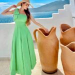 Rayanne Morais Instagram - Para colorir e deixar tudo bem romântico por aqui 💚 Dress @santhamodaoficial #birthdayhusband #paraiso #amor #viagem #paz #Deus @casagregarj