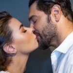 Rayanne Morais Instagram – O nosso primeiro sim para uma jornada juntos.
Nesse dia o coração acelerou, as mãos tremiam e a felicidade tomou conta. Tamanha era a nossa gratidão a Deus. Pois Ele faz tudo novo, Ele restitui anos em dias, Ele é o dono do tempo e as Suas promessas nunca falham.
Gênesis 19:17 “Assim que os tiraram da cidade, um deles disse a Ló: “Fuja por amor à vida! Não olhe para trás e não pare em lugar nenhum da planície! Fuja para as montanhas, ou você será morto!”
As promessas de Deus é vida!!!
Não pare e nem olhe para trás pois grandes coisas tem o Senhor pra ti. O seu lugar de morada e no alto nas montanhas.
🤍
Foto: @jessicalimafotografia
Vestido: @santhamodaoficial
Alianças: @reisman_aliancas