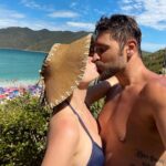 Rayanne Morais Instagram - Bodas de Chocolate 🍫 O maior prazer da minha vida é viver a vida com você!!! Compartilhar a vida com você é morar junto com a felicidade, tudo se torna leve, doce e prazeroso. Não importa o lugar ou hora, juntos somos só felicidade. Não sabia que o amor pudesse ser tão grande assim, a cada dia te amo mais e mais, não tem limite, é indescritível amar você. Você foi e será para todo sempre minha melhor escolha! Te amo infinitamente!!! 🍫 10/01/2024 5/ Meses de casados👰🏼‍♀️🤵🏻‍♂️ Por toda vida!!! Até Jesus voltar e além na eternidade. By @rayannemorais e @victorpecoraro