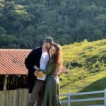 Rayanne Morais Instagram – Dump de uma viagem de muito amor e benção em Santa Catarina.
Esses momentos ficarão registrados e petrificados nas nossas memórias. Pois ali, o Senhor grandes coisas fez. 
 
Gratidão nos define 🙏🏻🫶🏻

Amigos p/ sempre @tiagomessiastma @morganafleury 

Pousada @pousadaparador33 

🙏🏻🫶🏻