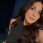 Razane Jammal Instagram - حبيت مَنتِج فيديو من كواليس التصوير العزيز على قلبي لدعاية وي لشهر رمضان. كتير بيعزّ على قلبي إني إرجع إلتقي بأصحاب وزملا بعرفن من زمان وإني إتعرّف على ناس جداد.كتير حبيت إني رجعت شتغلت مع المايسترو، مروان حامد، يلّي تعامل مع هالدعاية وكأنها فيلم قصير. وكمان انبسطت إني شفت وجوه بعرفها من قبل ضمن فريق وي وفريق العمل الرائع. وقدّيه حلو إنو إليسّا رافقتنا بصوتها الدافي. وأنا كمان حطيت لمسة زغيرة منّي وخلّيت صور أهلي وعايلتي يرافقوني بالتصوير. إمّي معي بهالصور لإنه هاللحظات مش بس لنتذكر الناس يلّي حوالينا، بس كمان الناس يلّي خسرناهن، يلّي بيرافقونا بقلوبنا لطول العمر. إمّي دايماً على بالي. بحبّك. I loved editing this special #BTS of my wonderful time on the set of the latest Ramadan commercial for @telecom.egypt It was heartwarming to be reunited with my old friends/work colleagues as well as meeting new ones. I loved working again with the maestro himself @marwanhamed who treated this commercial like a short film. I also really enjoyed seeing the friendly faces of the exceptional WE family and crew. And @elissazkh lending her vocals is really the cherry on top! I also added my little touch by submitting a few of my own family pics. My mommy is with me in those photos because this spot is not only about remembering those around us but also those we lost. Mommy, dayman ala bali. You shall always and forever remain in my heart. I love you. 💜