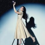 Razane Jammal Instagram - Destination: Beyond the Stars ✨ Buckle up for my latest shoot with #MarieClaireArabia #Marchissue 🪐✨🚀 I think some of you know by now how much I’m obsessed by all things cosmos which is why I was over the moon when I found what the theme was going to be for the March cover issue of @marieclairearabia with @dior @diorbeauty ! Thank you Marie Claire for all these dreamy images and capturing my inner world #sheisonajourneybeyondthestars ‏حتى تحترق النجوم✨! صور من آخر جلسة تصويريّة لإلي مع ماري كلير. بعتقد إنو يلي بيعرفوني بيعرفو قديه بيسحرني عالم الفضا والكواكب، كرمال هيك كنت كتير مبسوطة وقت عرفت موضوع غلاف عدد شهر مارس لماري كلير مع ديور. شكراّ ماري كلير على الصور الخيالية وعلى تجسيد عالم الأحلام الخاص فيّي. Photos by @rayanayash