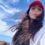Razane Jammal Instagram – Taking a leap of faith 🫶🏻✌🏼 

CT ‘24

Ps: I was absolutely terrified jumping out that plane. In fact, It was actually so traumatic that I cried for about three hours after. But I’m glad that I ended the year pushing myself to do something I was terrified of, because that’s the way I want to live this new year. My dad once taught me that courage isn’t the absence of fear; It is being able to push through despite the presence of fear. Wishing you all a new year filled with courage. May you be brave like lions, push yourself even harder and conquer all your fears one leap at a time. Love you #Lionheart

ملاحظة: كنت مرعوبة من النطّة من الطيارة، حتّى إنّي بقيت عم ببكي شي ٣ ساعات من بعدها. بس أنا مبسوطة كتير إني قدرت شدّ على حالي وأعمل شي كتير بيخوّفني لأنه هيك بدي عيش هيدي السنة. بيّي مرّة قلّي إنه الشجاعة مش يعني إنه ما نخاف، يعني إنه نتحدى  حالنا حتّى ولو خايفين. بتمنّالكن سنة جديدة كلّها شجاعة، تحدّو حالكن وواجهو مخاوفكن لتوصلو ليلّي بدكن ياه. بحبكن كتير